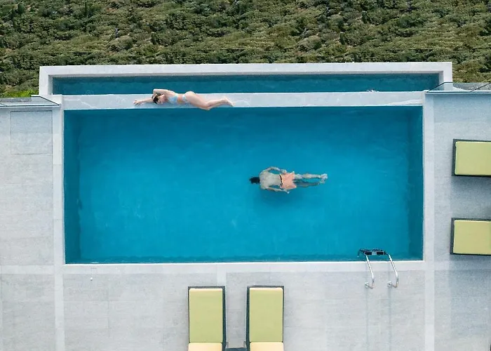 Anadeo & Hotel Exanthia